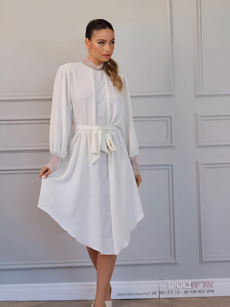שמלה לבנה עם רשת